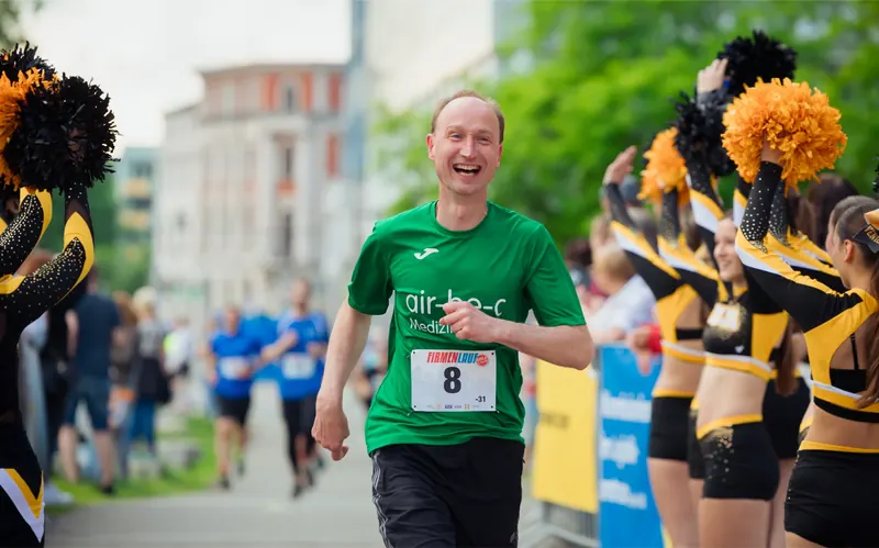 Zieleinlauf beim Firmenlauf Gera